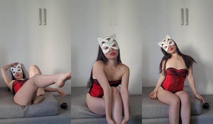 气质华裔熟女「skrooge」日常媚黑纪实 烈焰红唇含黑屌 拉着闺蜜服侍成为黑人骚母狗