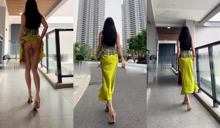 喷水怪，推特极品烧婊子【金秘书】最新福利，逆天大长腿，私处夹电动道具外出，高潮乱喷水
