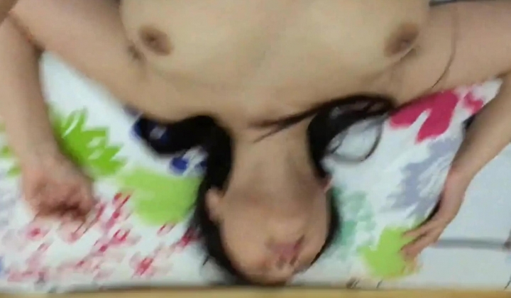 刚结婚的小夫妻蜜月旅行自拍外泄 女主堪称是S级极品,蜂腰巨乳