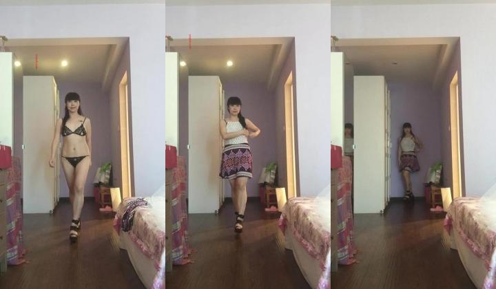丰腴笑容酒窝熟女居家走T秀，熟女的快乐你想不到有多风骚，画风很有感觉，就是有点骚 喜欢