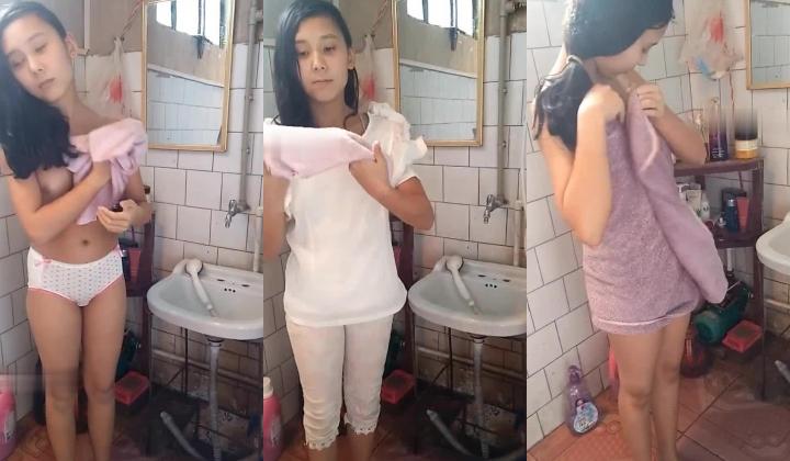 【电报群良家女友私密分享】偷拍良家小女友换衣洗澡，乳房形状漂亮乳头小阴毛稀疏，羞涩得当着男友面脱光