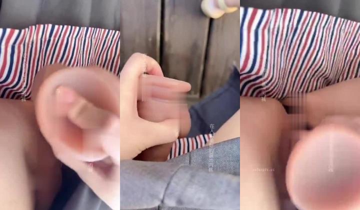 推特肥臀大奶淫妻【在人前羞耻地露出内裤】SVIP付费福利，肛交啪啪人前露出花样多非常牛逼