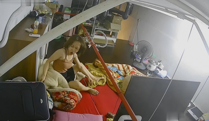 【极品稀缺 ️破解摄像头】极品服务员宿舍日常 ️小姐姐年轻美乳好坚挺 穿搭职业装制服很有气质 距离超近 高清1080P版