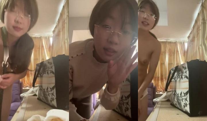 ️极品眼镜骚妹【xiaomugouya】非常反差的肥臀眼镜妹子白丝黑丝跳蛋自慰