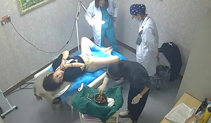 监控破解仁爱医院偷窥 给内部美女医生做妇科检查