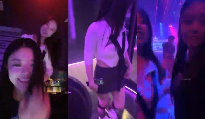00后的快乐夜生活，奔驰男来买单，【03年安琪拉表妹】带上闺蜜一起酒吧热舞，厕所自慰，奔驰里舔逼，青春就要肆意挥霍，刺激