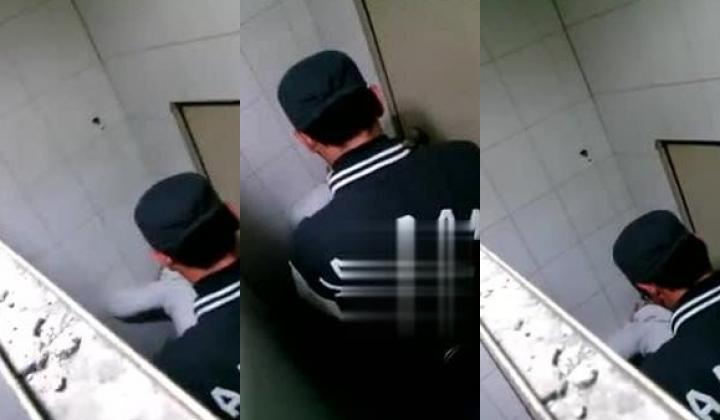 【极品稀缺 ️大开眼界】精彩公共场所啪啪被偷拍 ️最强刺激性爱甄选 ️网吧做爱 户外车震 公厕跪舔后入被发现