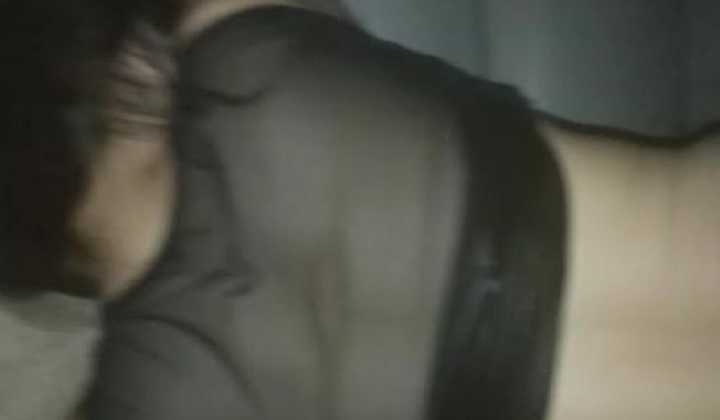ktv妈咪，骚逼黑丝，闪烁高跟美腿，崛着屁股后入！