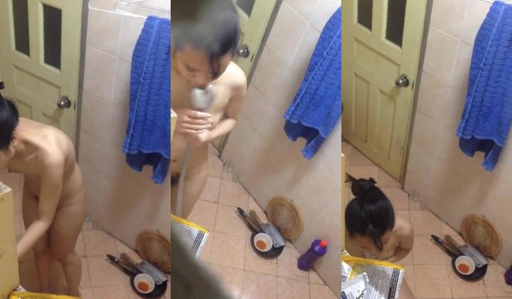 无印精品 -窗外偷拍洗澡不关窗户的妹子,突然猛地一抬头被她发现了,吓得大喊妈