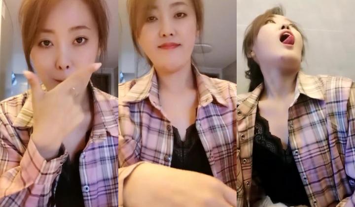 极品人妻！刺激，【放肆的小水娃】，真实良家，标准的贤妻良母，厨房搔首弄姿