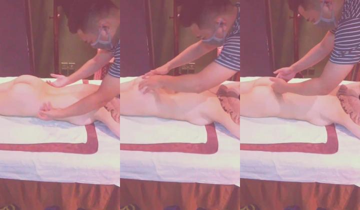 教大家一些，调情手法，心甘情愿的美艳少妇出镜，这身材浪漫的一逼，滑熘熘又纤细的腰身，稍微按摩一下