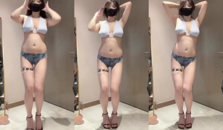 眼镜反差婊，推特天然巨乳女神【小鲅鱼】最新定制，自摸甩奶大摆锤、身材无敌