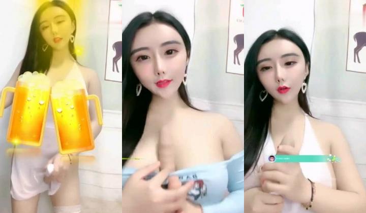 波霸女神【兔美baby】刚下海得女大学生兼职车模，火爆身材诱惑，皮肤白皙娇喘揉奶诱惑！