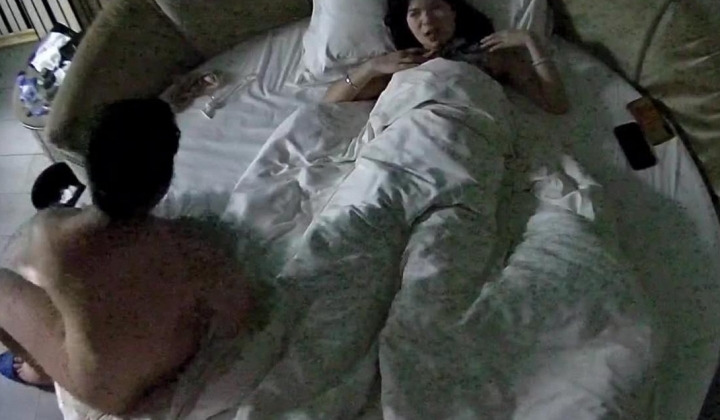 情趣台 妓女小少妇被花臂胖男人点单 少妇翘臀上下抽动 把男人爽得双手无措 翻身拉过来直接狠操