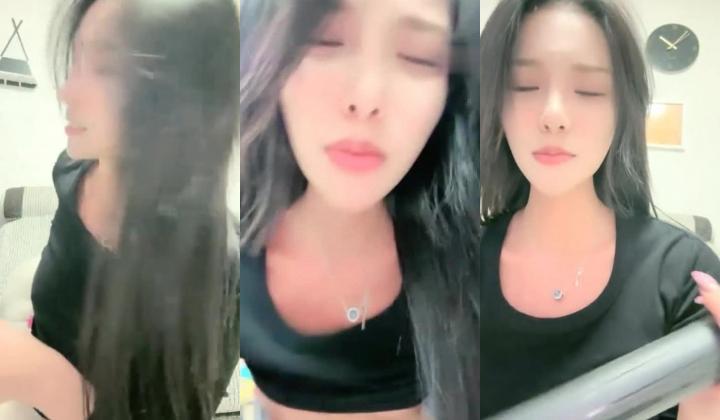 核弹！气质女神【绿王八成精】高跟长腿~跳蛋自慰~高冷女神范，强烈推荐收藏
