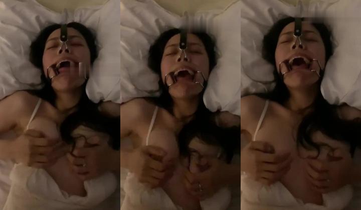 露脸才是王道！顶级反差淫妻【小莹】超强SM调教，乳夹捆绑深喉母狗模仿新娘子啪啪